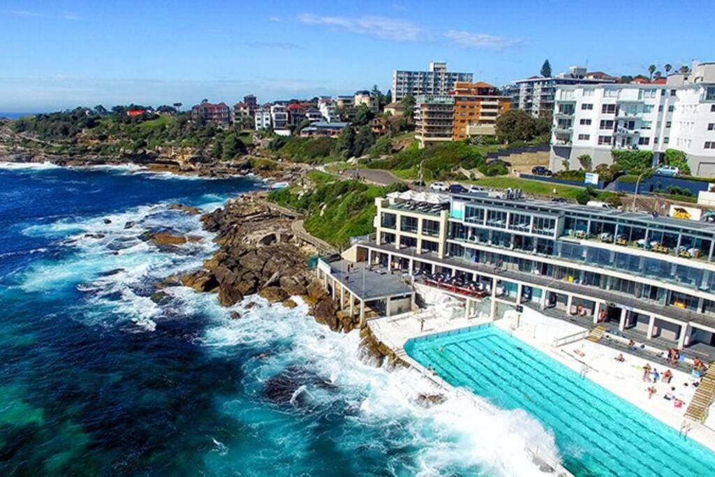 Stylish Spacious Modern 1 Bdr Balcony Bbq Aircon Lift Sydney