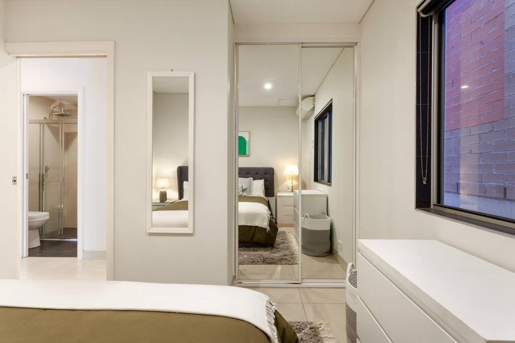 Stylish Spacious Modern 1 Bdr Balcony Bbq Aircon Lift Apartment *